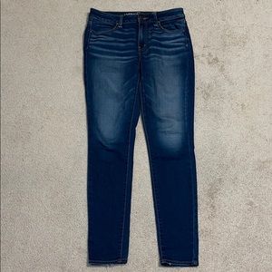 SOLD: American Eagle Hi-Rise Jegging Jeans